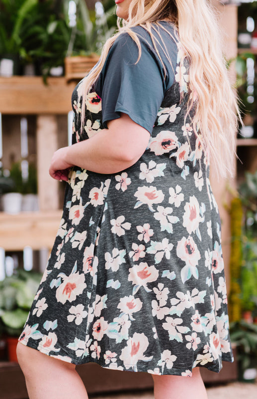 Floral Contrast Plus size T-shirt Midi Dress