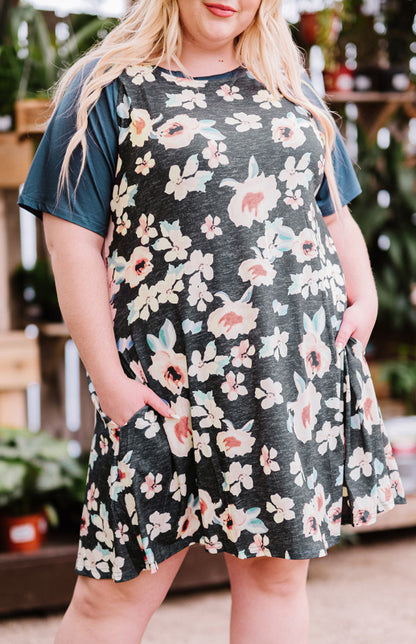 Floral Contrast Plus size T-shirt Midi Dress